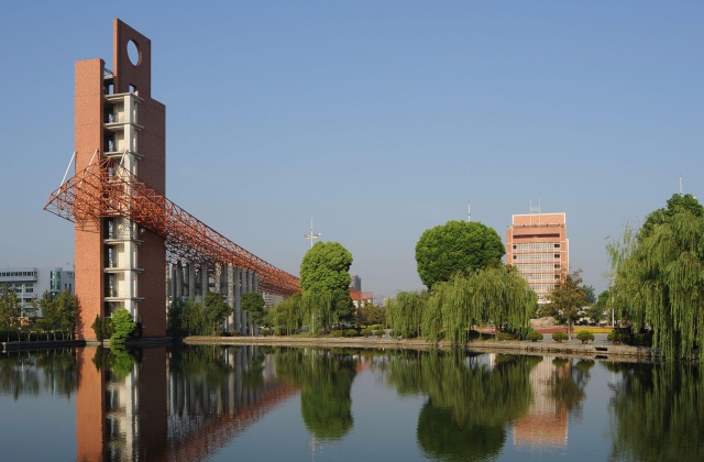 高校宣傳片怎么拍？