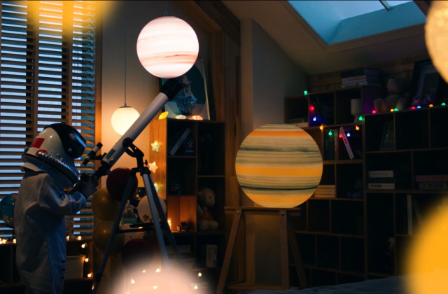 圣迪樂品牌片 《小雞蛋  大夢想》-一枚小小的雞蛋，孵化出一幅宏偉的藍(lán)圖……圣迪樂村締造世界級蛋品行業(yè)冠軍品牌，讓圣迪樂村成為中國、世界不可或缺的品牌。